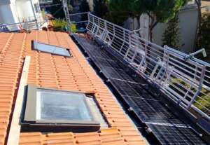 Impianto fotovoltaico integrato al tetto per hotel a Rimini