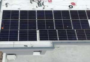 Impianto fotovoltaico su tetto piano